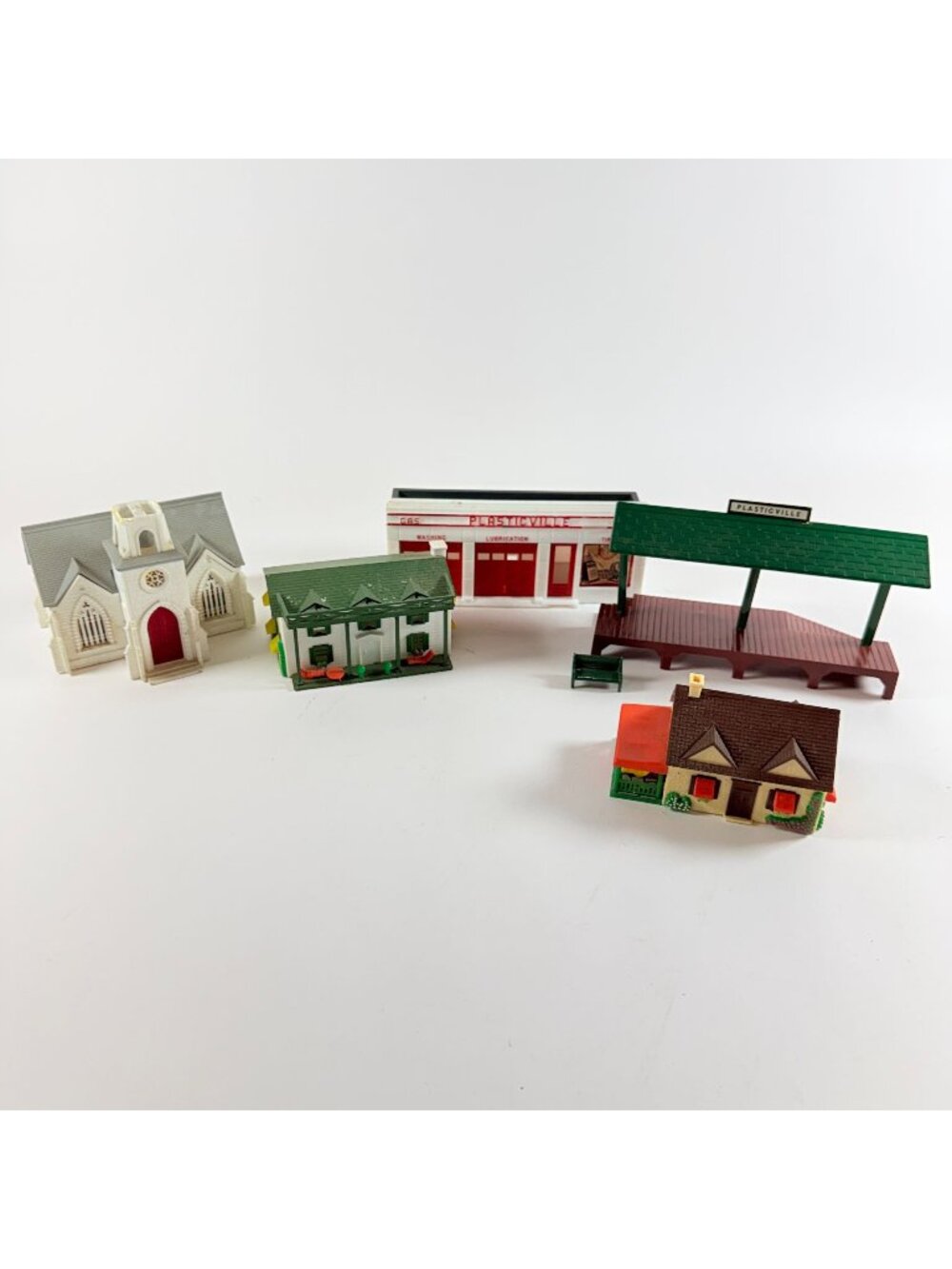 Plasticville Vintage 4 Model Building Kit HO Scale Train Scenery Accessories